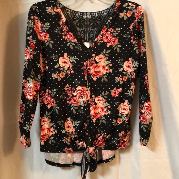 Ladies size medium top - Picture 2 of 13